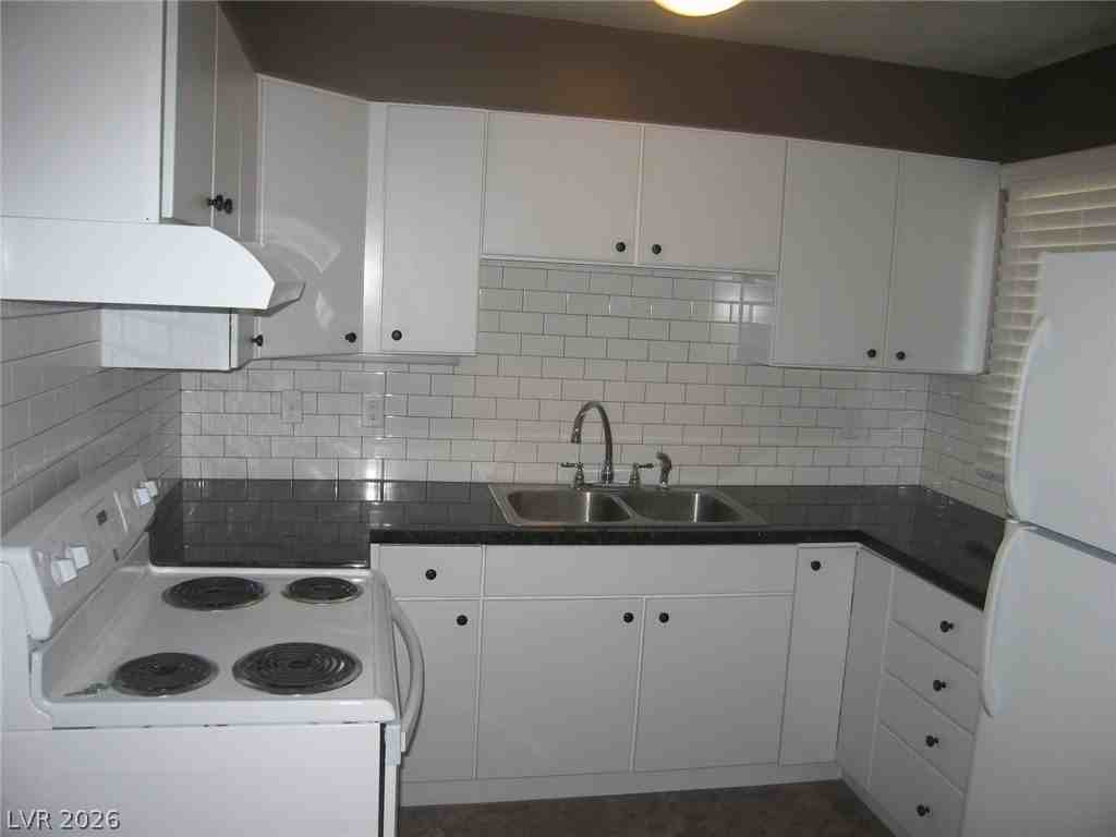 58 Lowery St - Photo 4 of 19