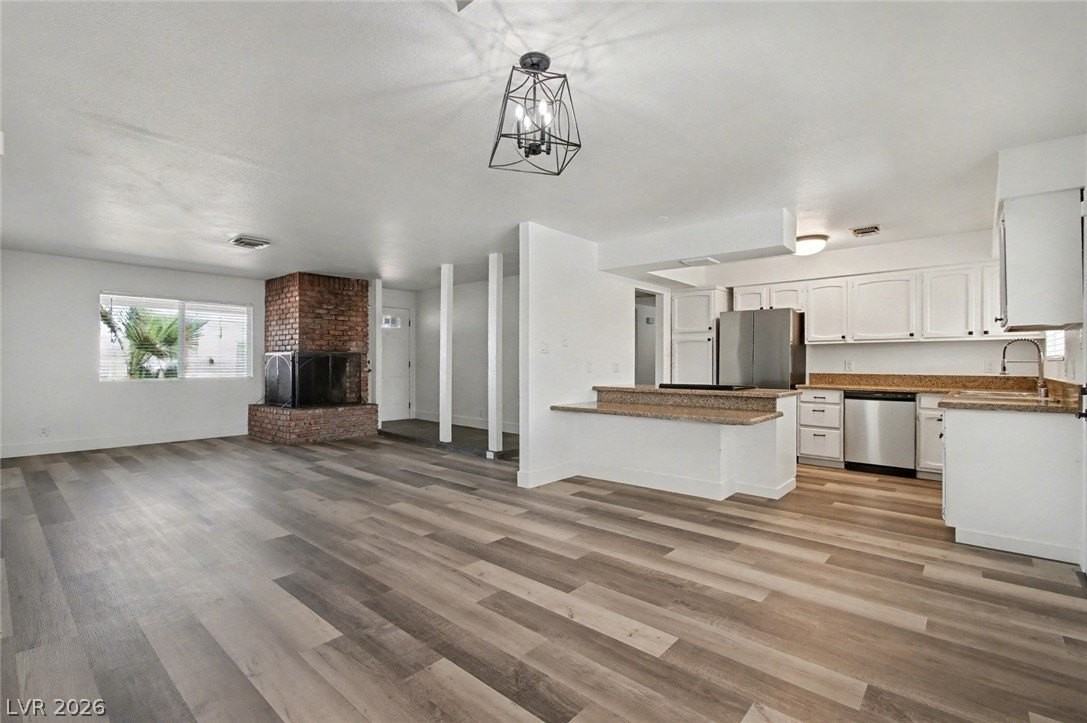 1319 Lindell Rd - Photo 4 of 13