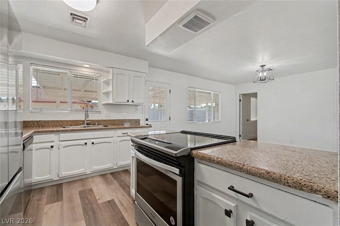 1319 Lindell Rd - Photo 6 of 13