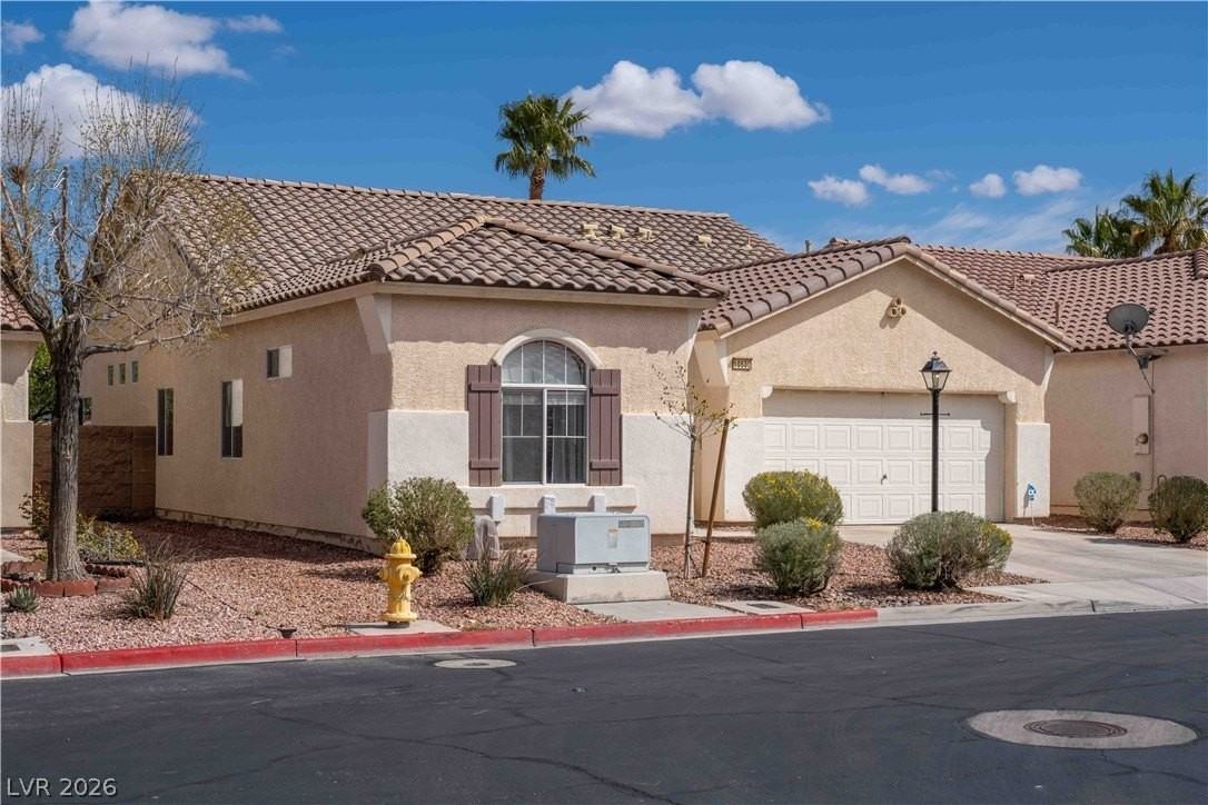 10530 Santerno St - Photo 3 of 28