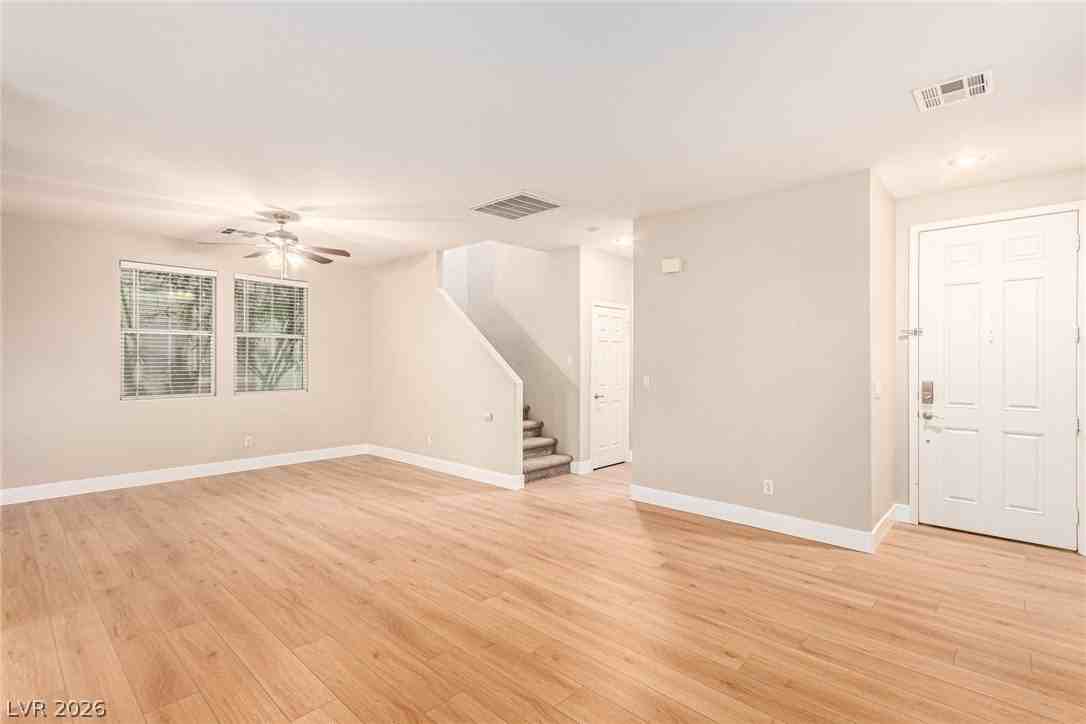 11209 Salentino Ave - Photo 7 of 35