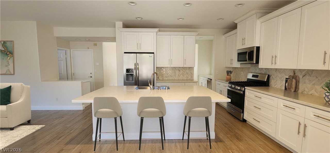 618 Beverly Arbor Ave - Photo 6 of 11