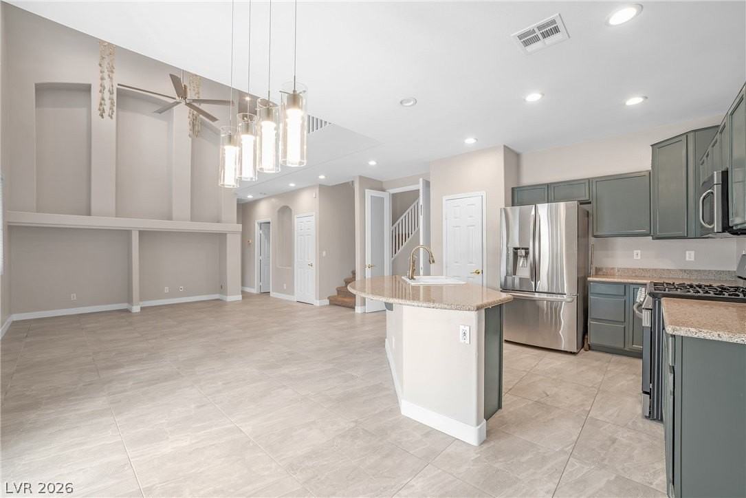 8305 Brewster Valley St - Photo 4 of 26