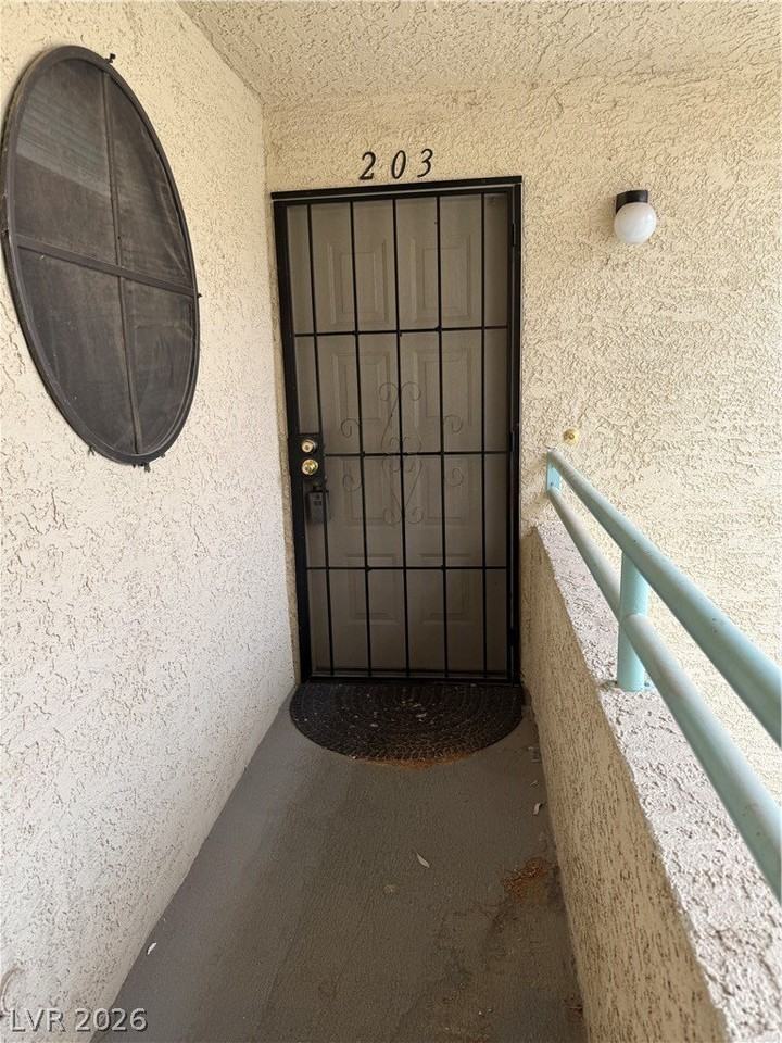 930 N Sloan Ln #203 - Photo 2 of 18