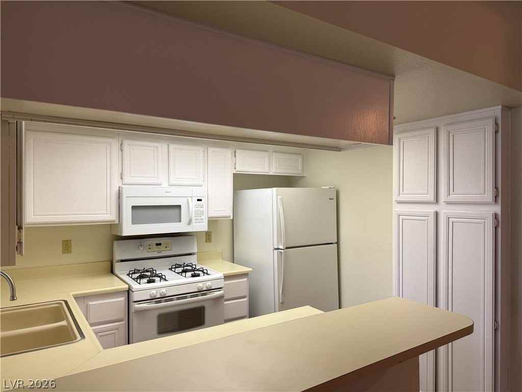 930 N Sloan Ln #203 - Photo 4 of 18