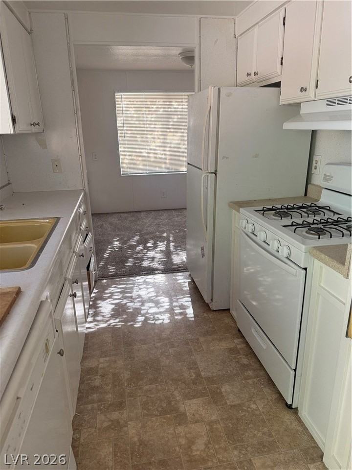 1312 Monterey Dr #0 - Photo 3 of 22