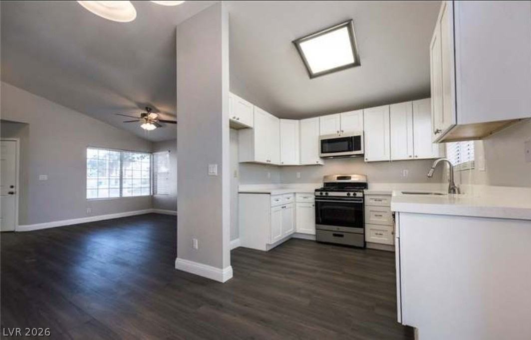 1012 Holliston Cir - Photo 2 of 11