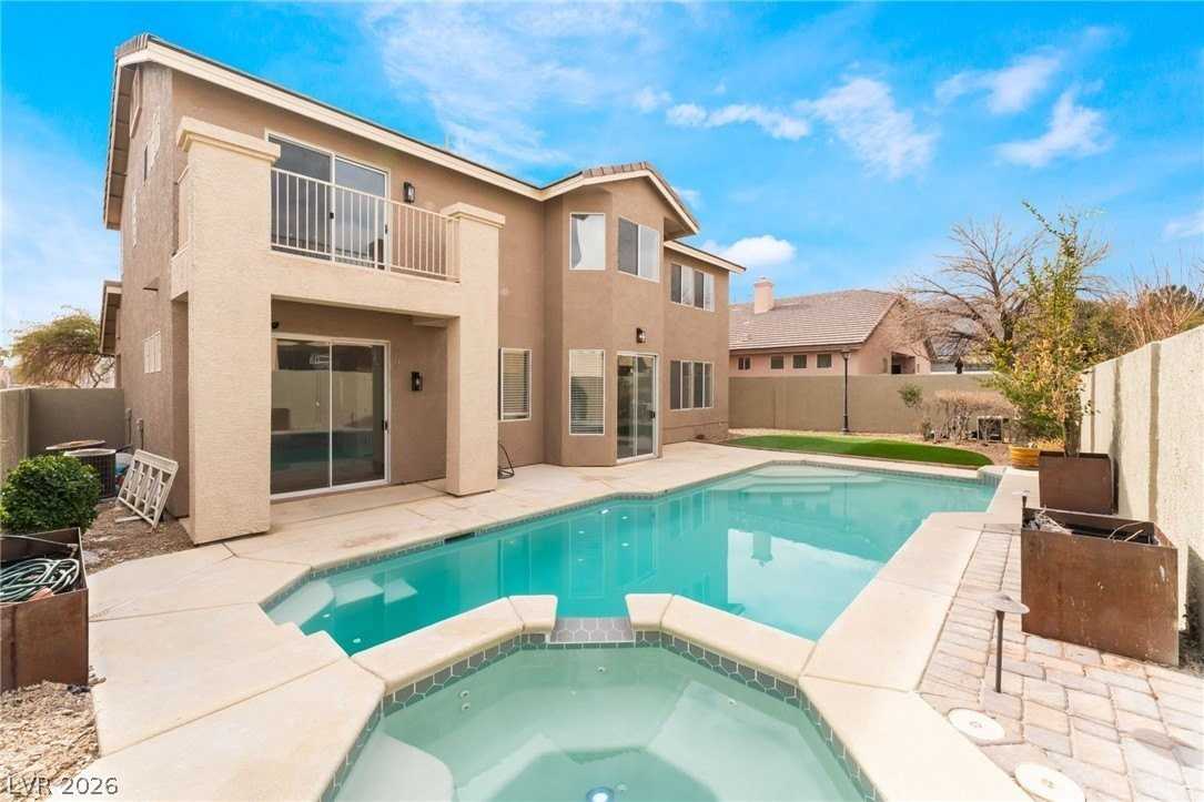 9636 W Gilmore Ave - Photo 5 of 50