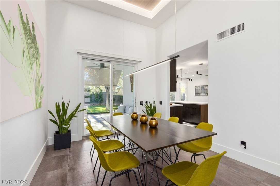 9301 Saint James Cir - Photo 3 of 45