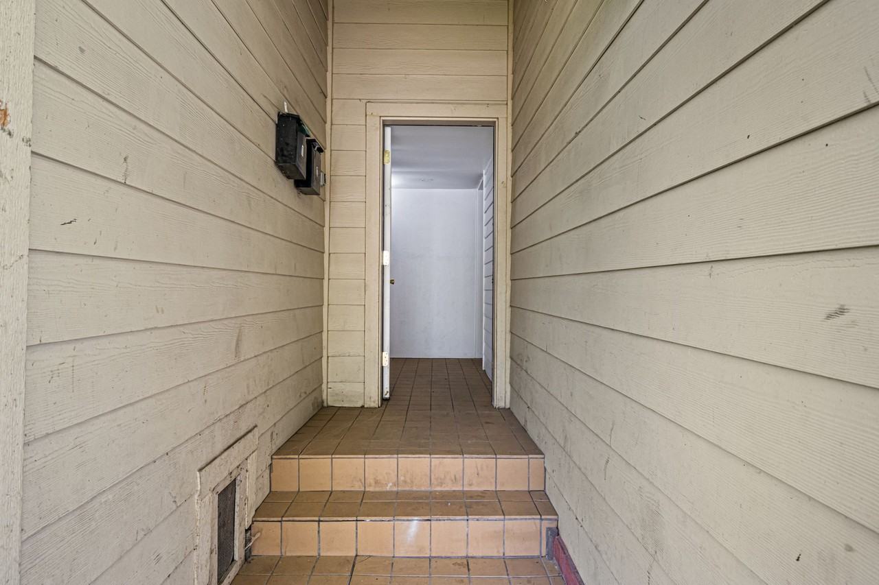 284 E 16th Ave #1 - Photo 3 of 10