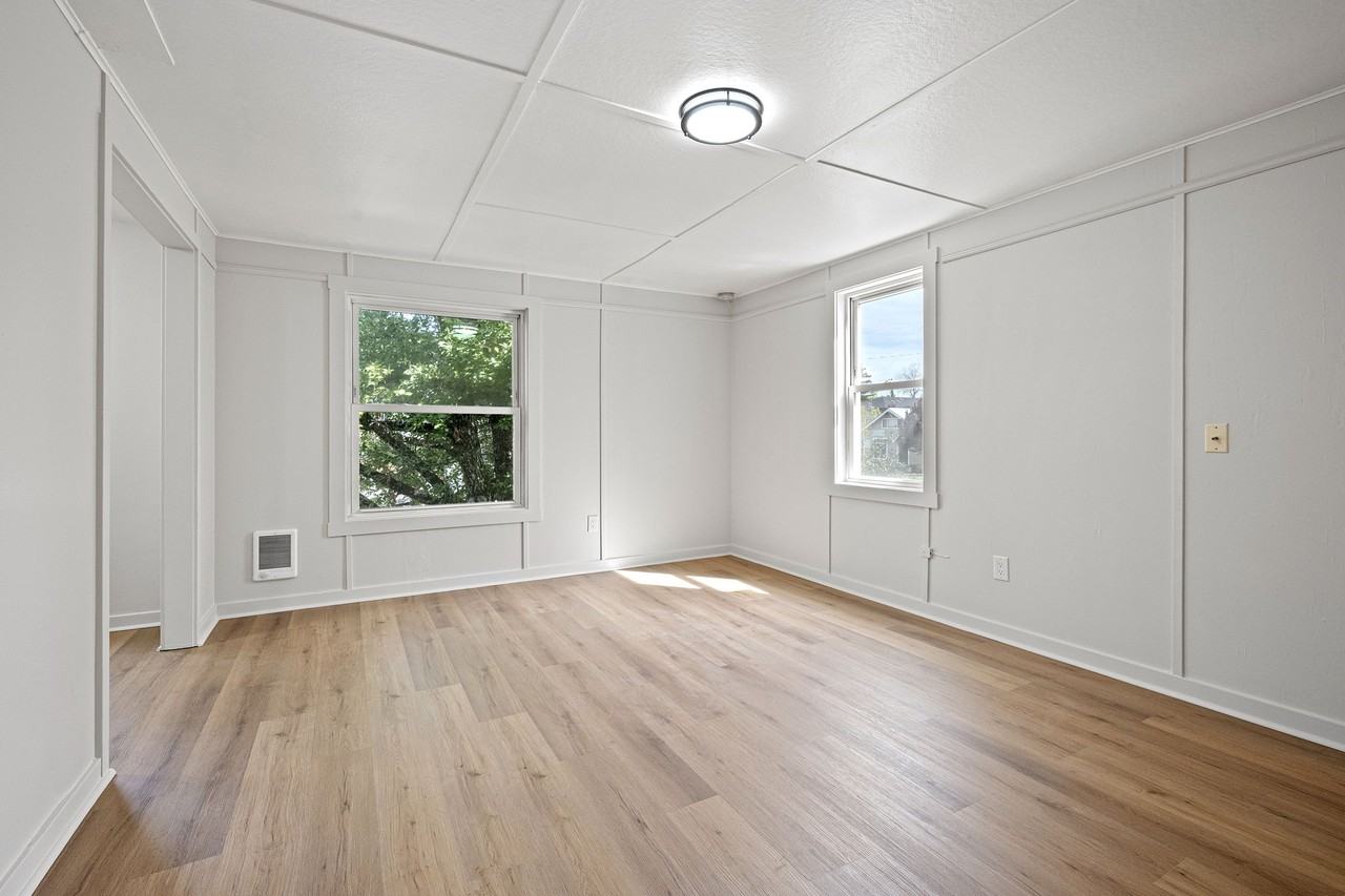 284 E 16th Ave #1 - Photo 4 of 10