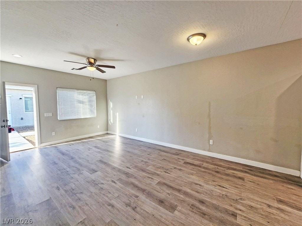 1121 Sixshooter Ave #2 - Photo 6 of 28