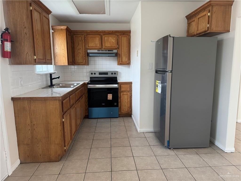 512 E Upas Ave #1 - Photo 2 of 13