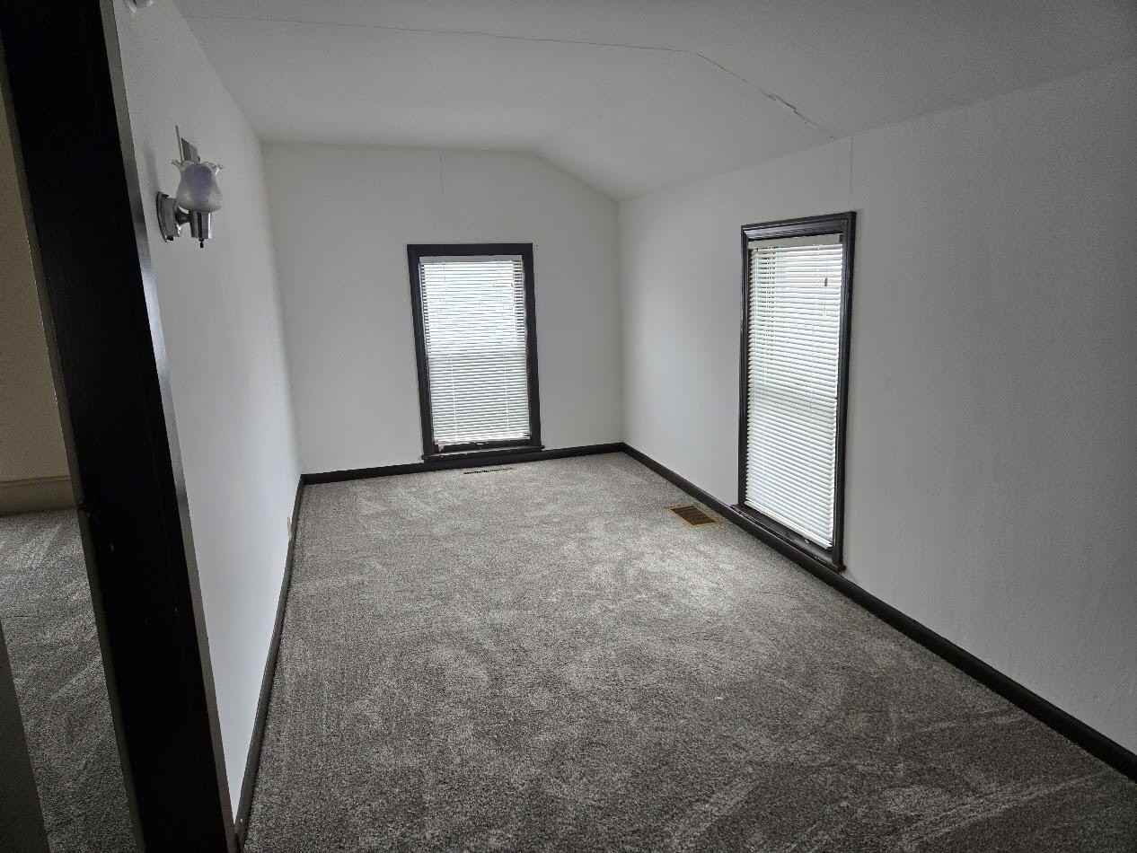 135 W Michigan Ave - Photo 4 of 12