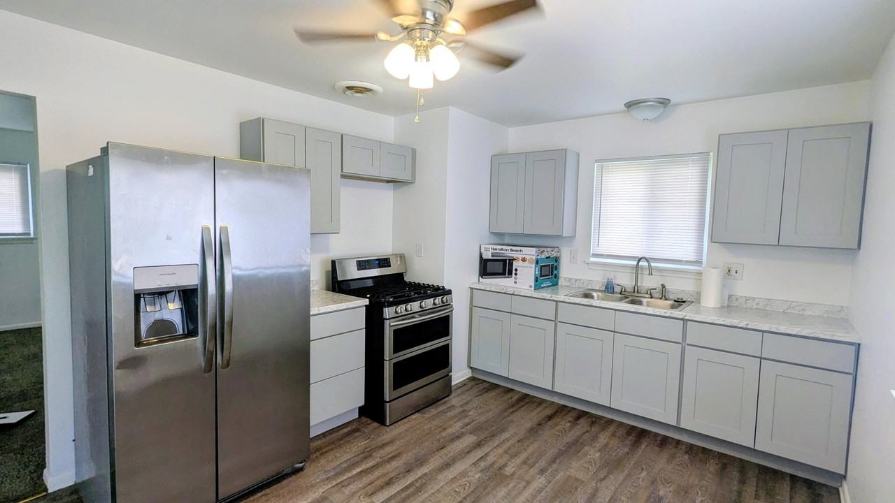 30113 Hazelwood St - Photo 5 of 21