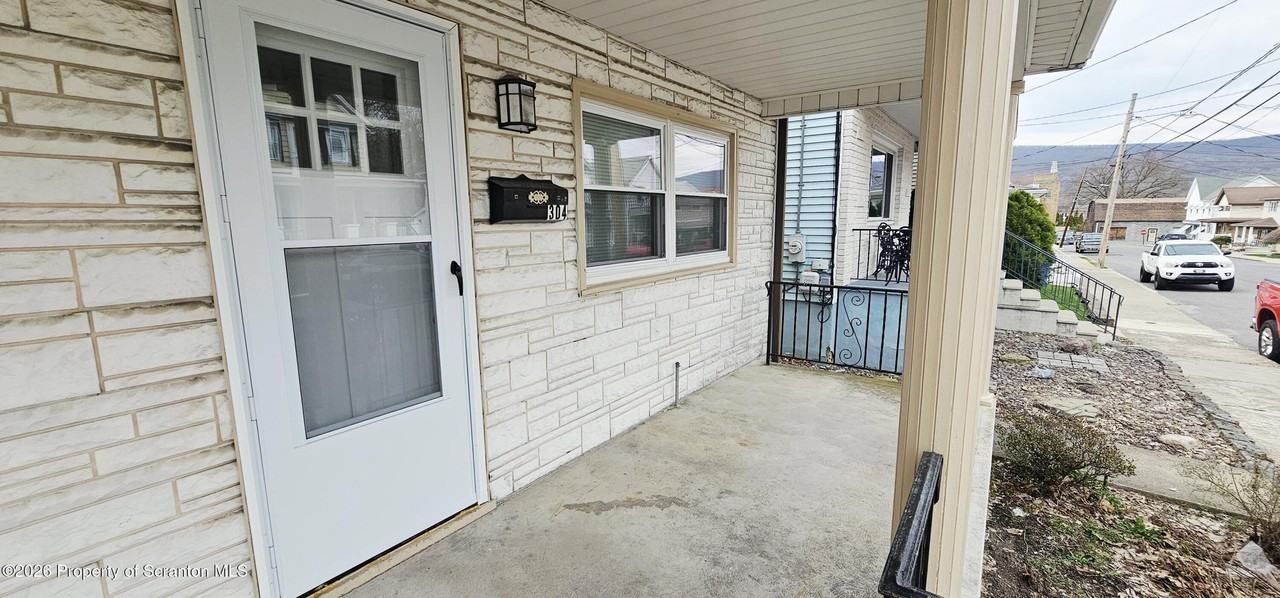 304 Vine St - Photo 2 of 21