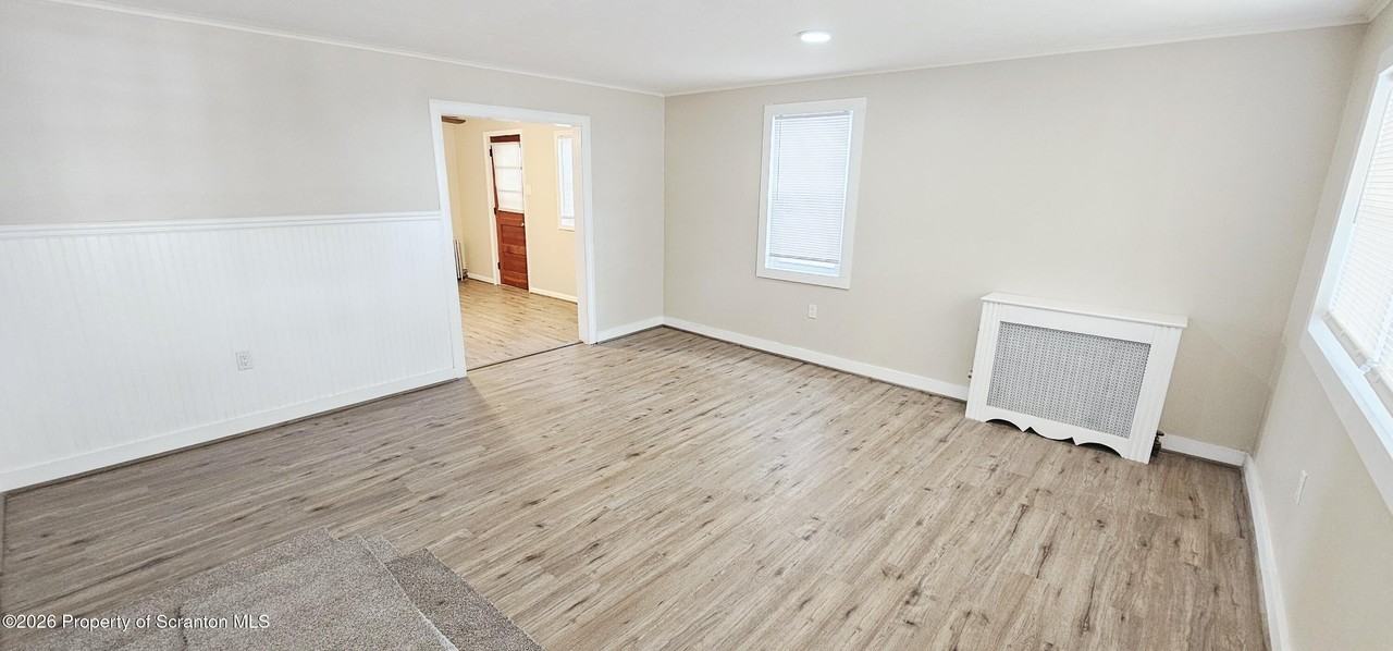 304 Vine St - Photo 4 of 21