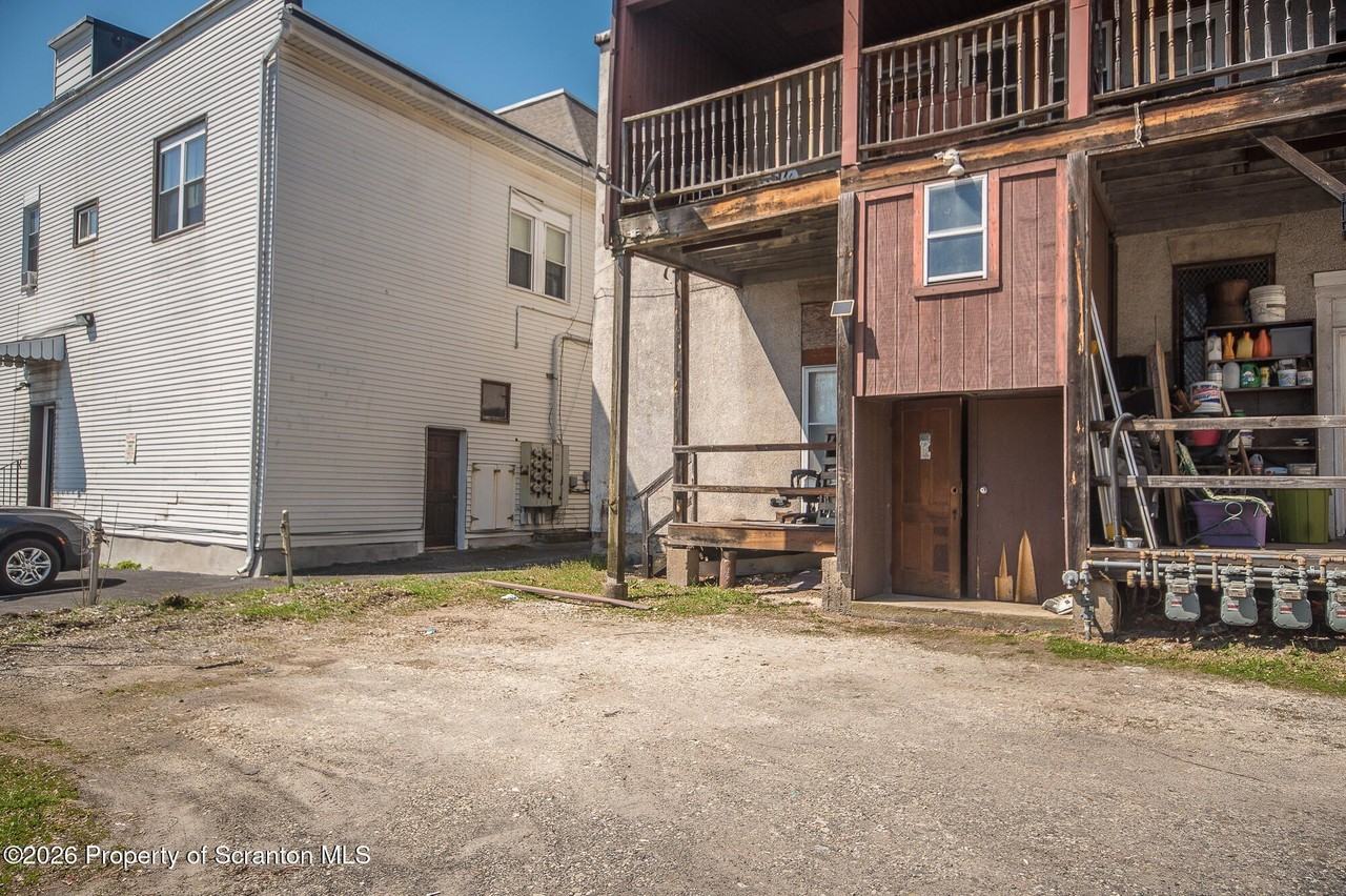 1827 Main St 2nd Fl - Photo 4 of 28