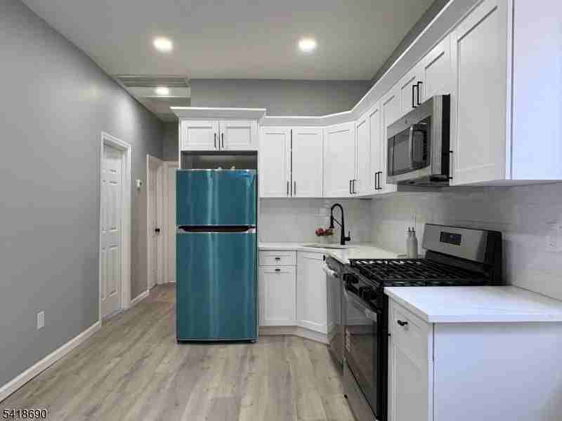 456 - 458 Harrison St #2 - Photo 7 of 17