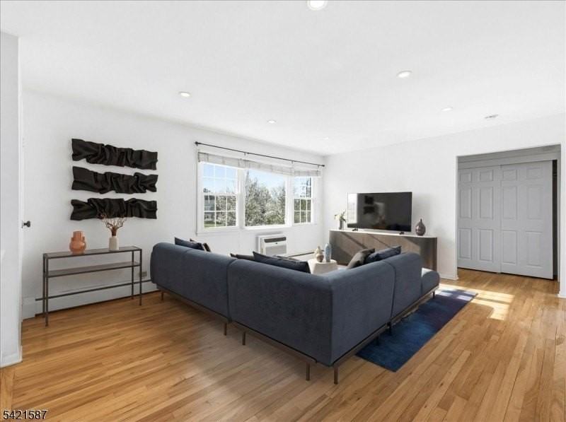 115 Pitney Pl - Photo 2 of 25