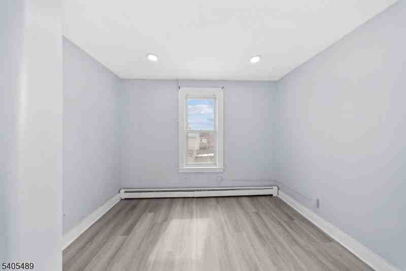 437 Morrissee Ave - Photo 7 of 24