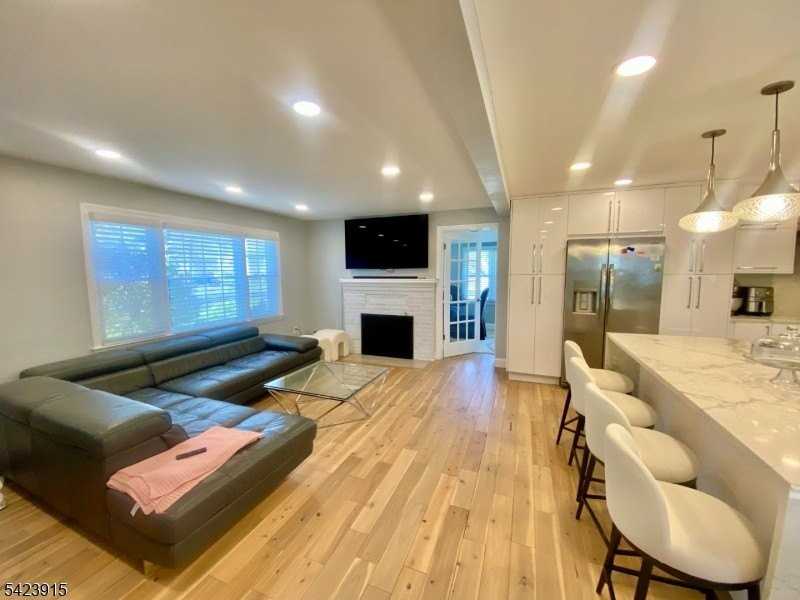 2352 Mountain Ave - Photo 4 of 20