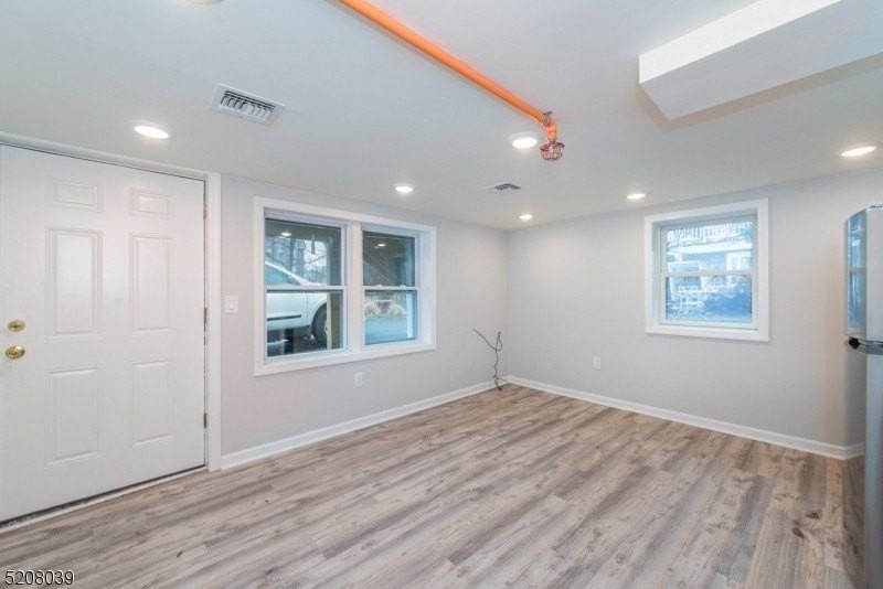 161 Washington St - Photo 4 of 9