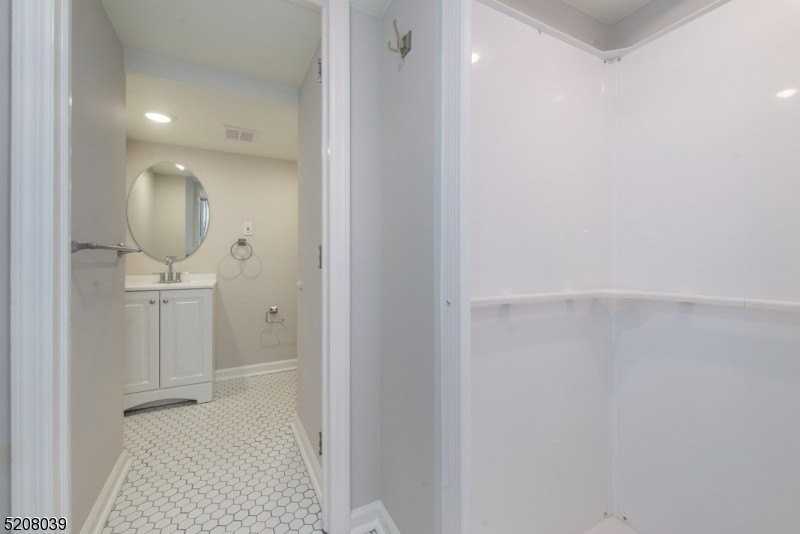 161 Washington St - Photo 6 of 9