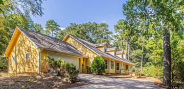 featured image of 250 Autumn Wood Trl