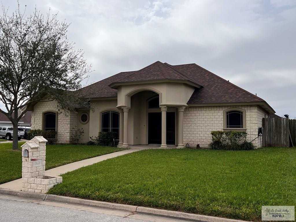 1626 Christians Cir - Photo 2 of 19