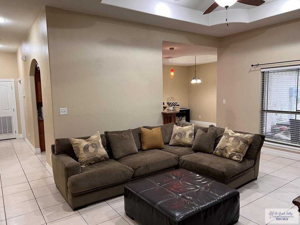 1626 Christians Cir - Photo 5 of 19