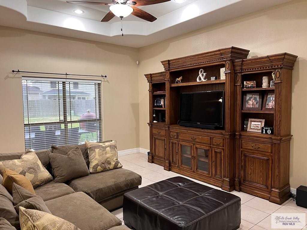 1626 Christians Cir - Photo 6 of 19