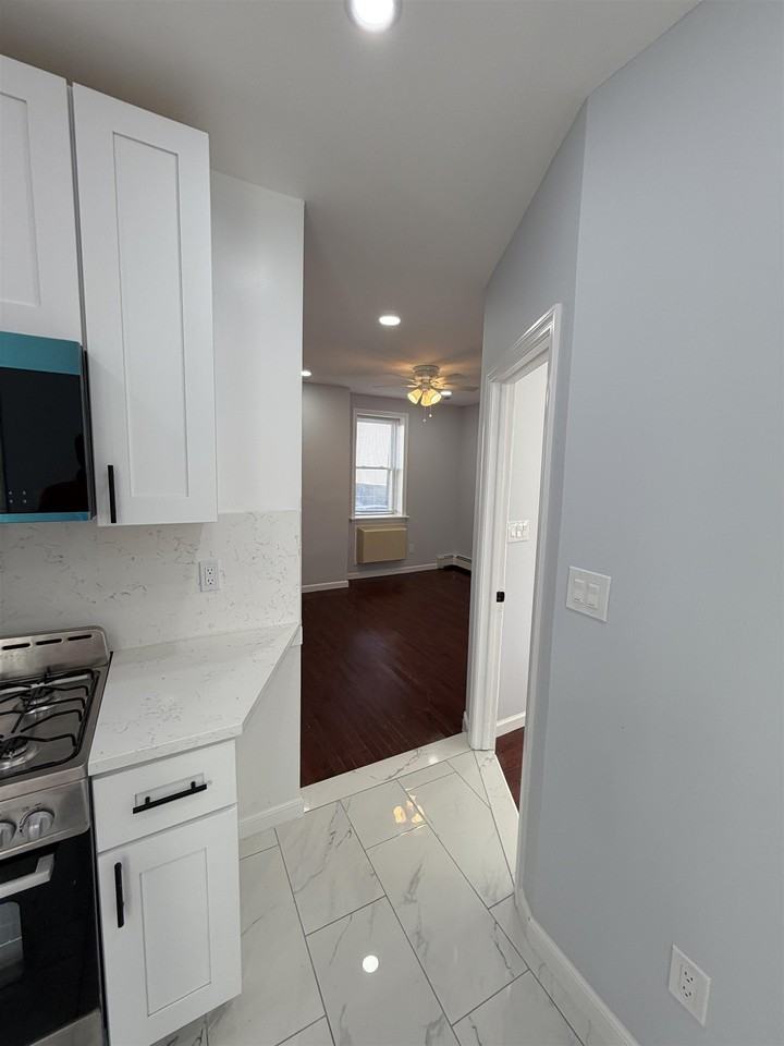 19 Hopkins Ave #4 - Photo 5 of 12