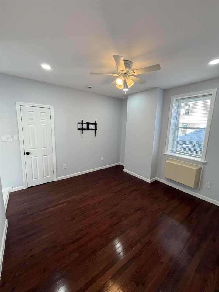 19 Hopkins Ave #4 - Photo 7 of 12