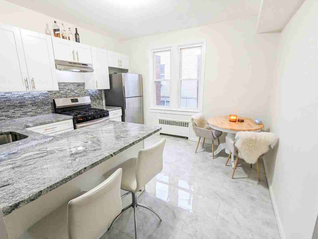 582 60th St - Photo 4 of 10