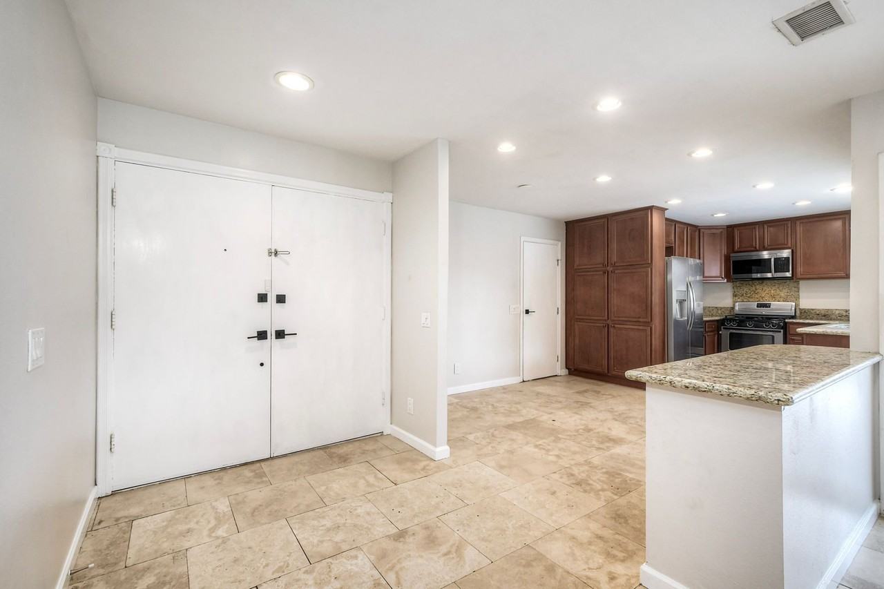 222 Avenida Chapala #1 - Photo 6 of 36