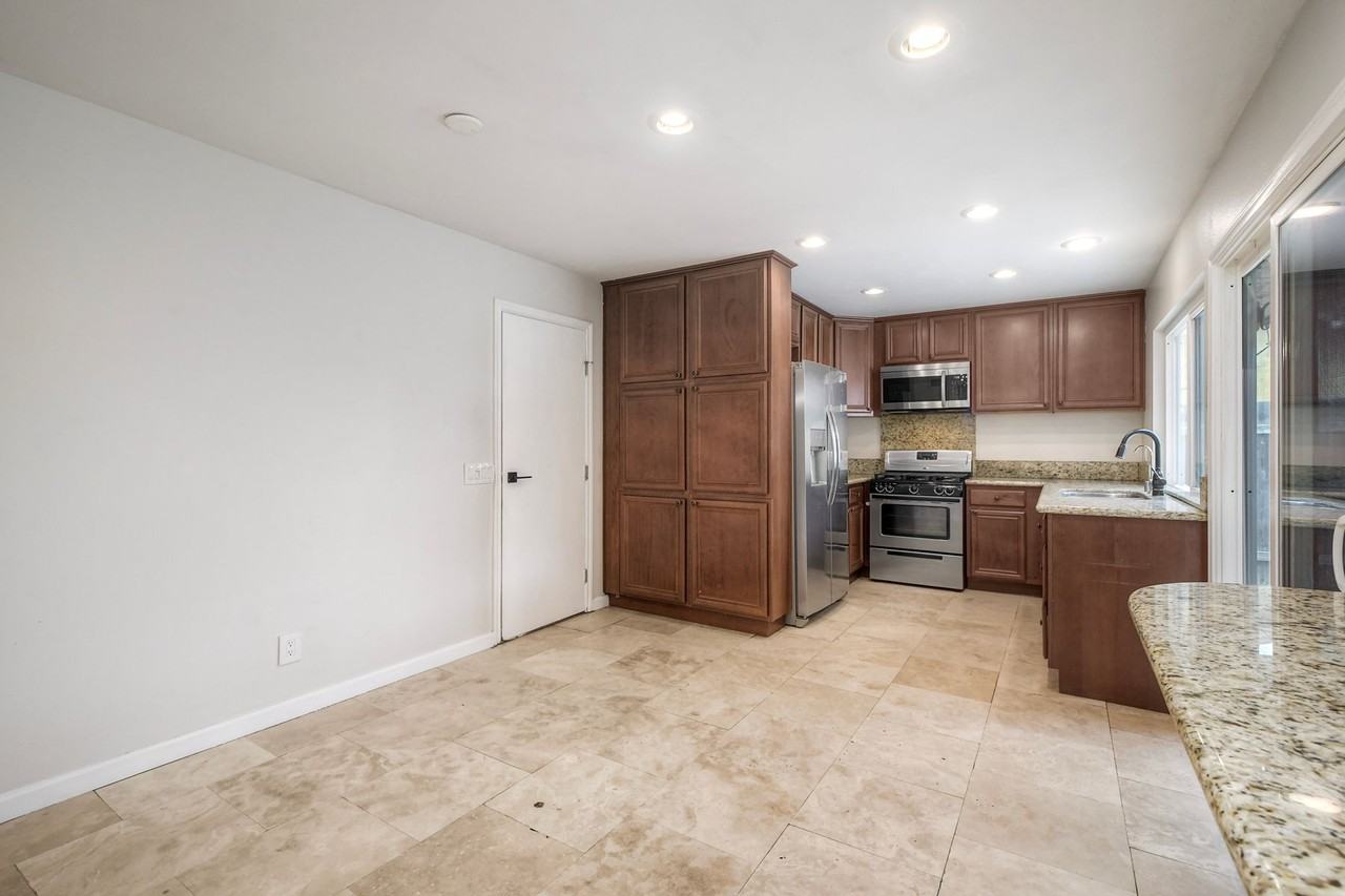 222 Avenida Chapala #1 - Photo 7 of 36