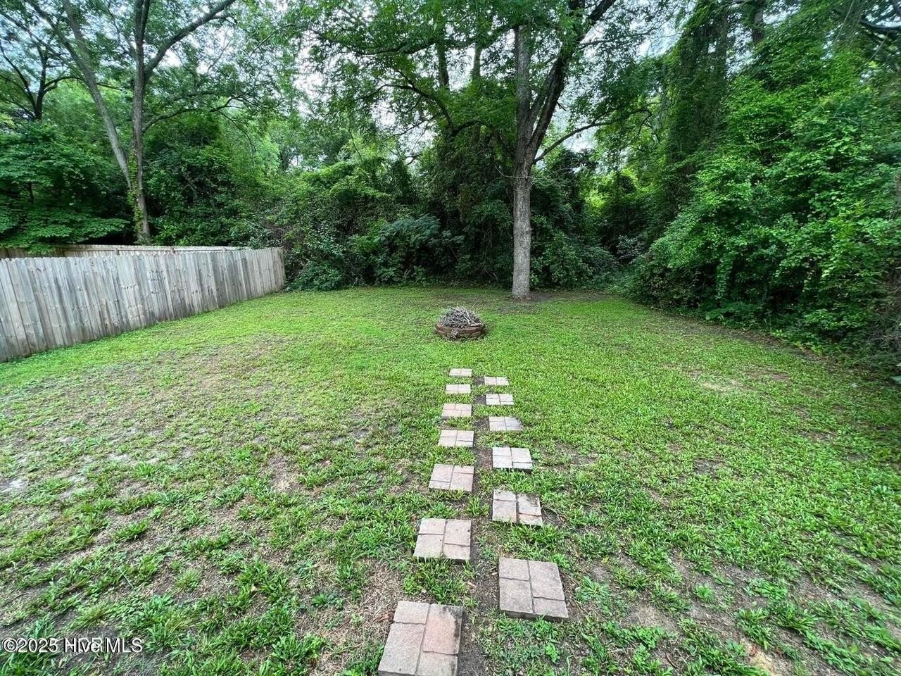 1050 W Indiana Ave - Photo 4 of 10