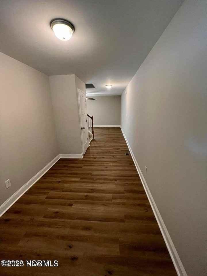 1050 W Indiana Ave - Photo 5 of 30