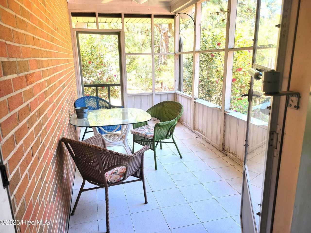 320 Shields Rd - Photo 7 of 42