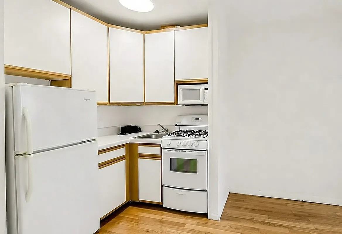 18 King St #4 - Photo 4 of 7