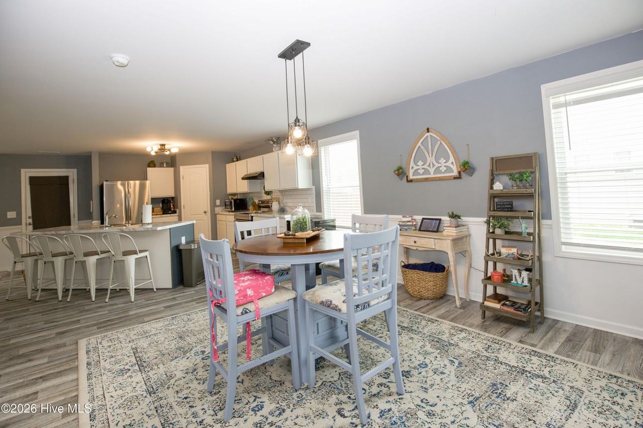 413 Century Ln - Photo 7 of 50