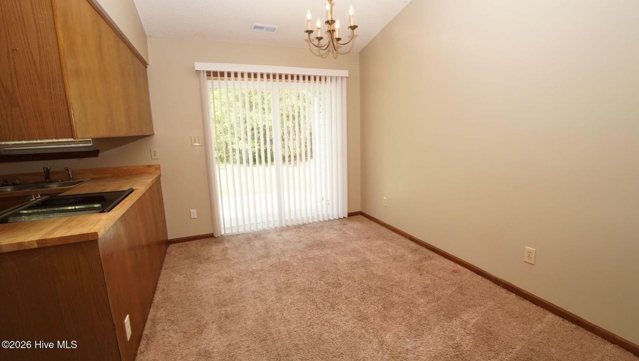 103 N Ginger Dr - Photo 4 of 17