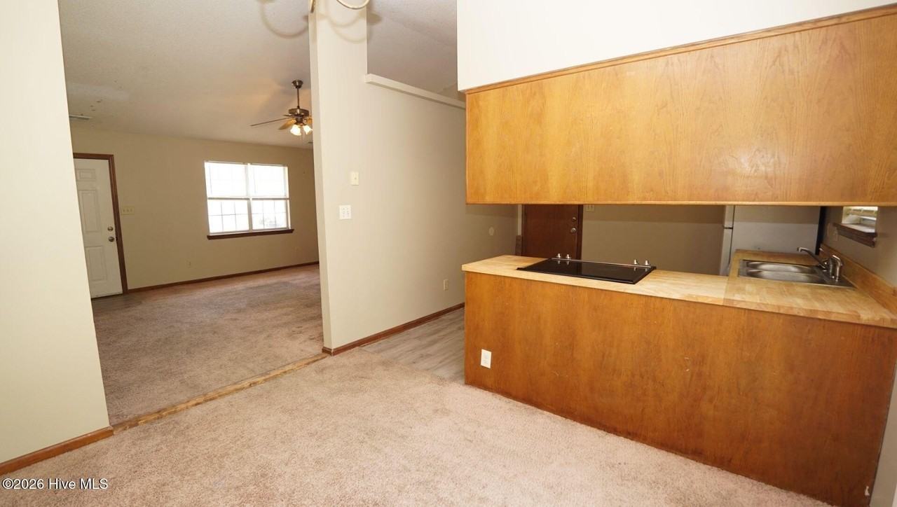 103 N Ginger Dr - Photo 5 of 17