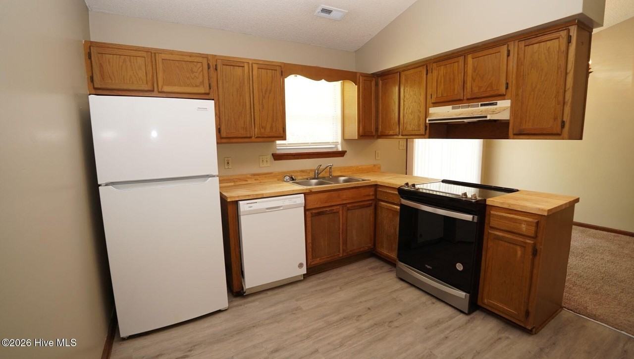 103 N Ginger Dr - Photo 7 of 17