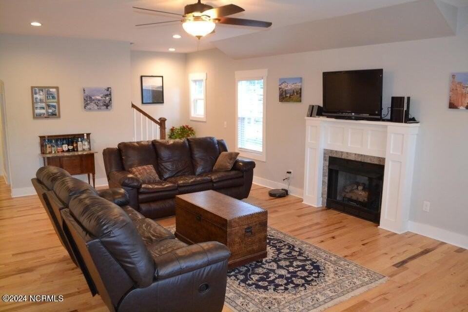 845 N May St - Photo 4 of 21