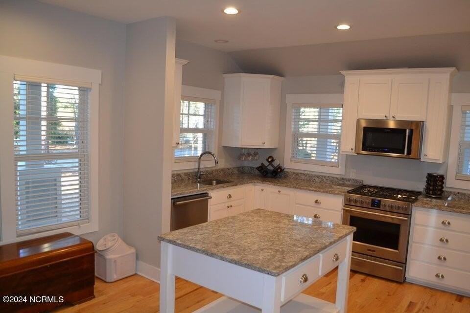 845 N May St - Photo 7 of 21