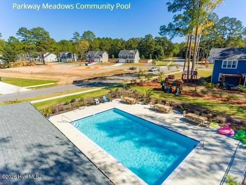 587 Foothills St - Photo 2 of 38