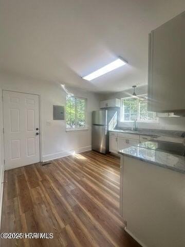 360 W Wisconsin Ave - Photo 4 of 13