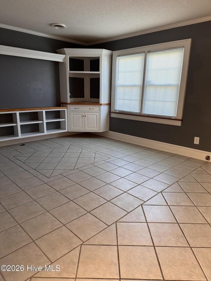 1 Portwest Townhouses Apt C #C - Photo 3 of 7